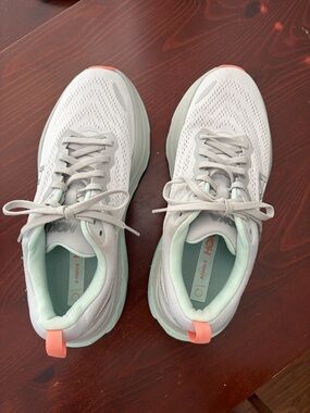 Hoka One One Women’s Light Gray and Mint Running Shoes with Coral Accent Size 9B